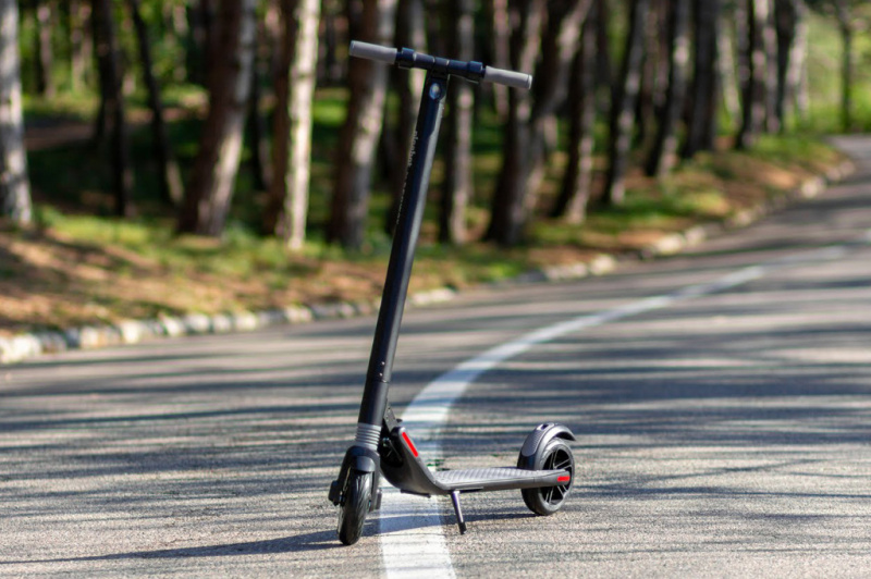 Электросамокат Ninebot KickScooter ES2 - идеальный городской спутник Электросамокат Ninebot KickScooter ES2 - идеальный городской спутник